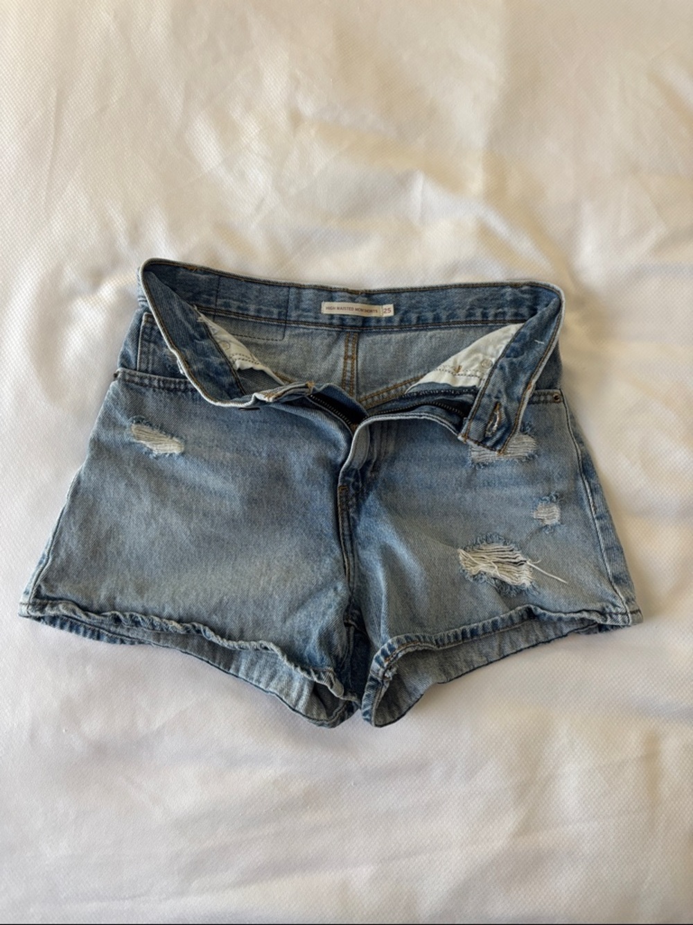 Vintage Levi's Faded Blue Women's Denim Shorts - High Waisted Mom Shorts - Picture 3 of 3